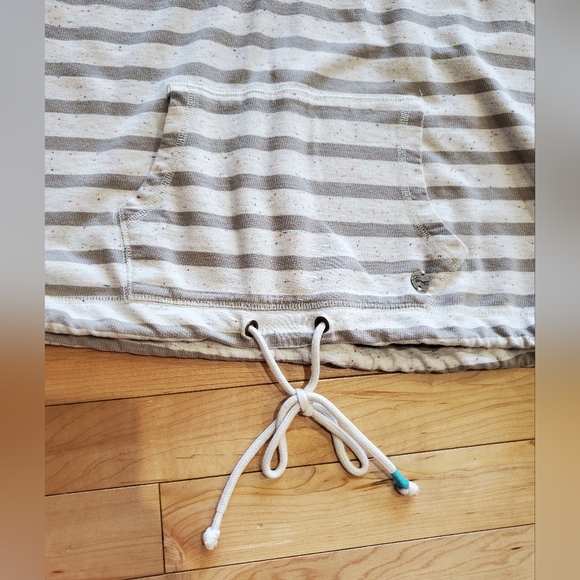 Kismet Striped Pullover Birthday Cake patterned Hoodie size medium - Picture 6 of 11